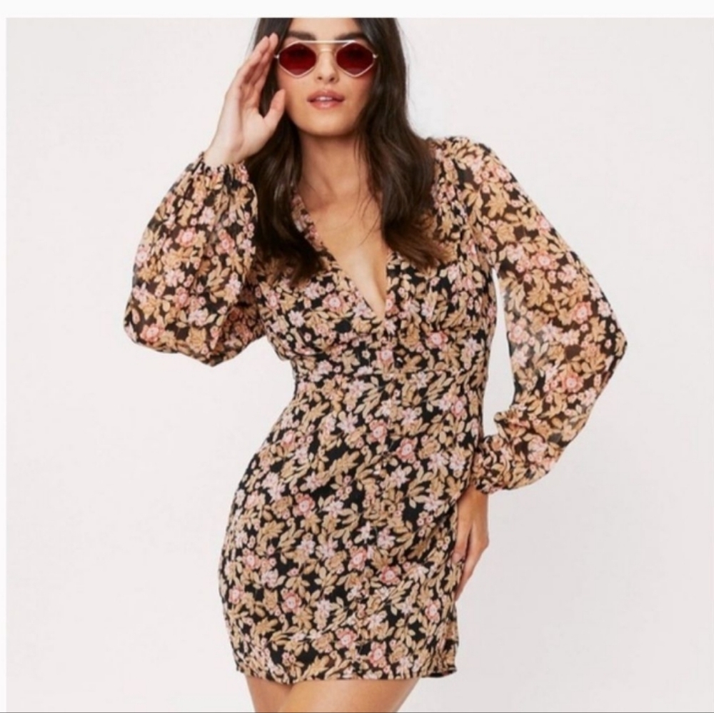 NWT Nasty Gal Nothin Bud Love Floral Mini Dress sz 4